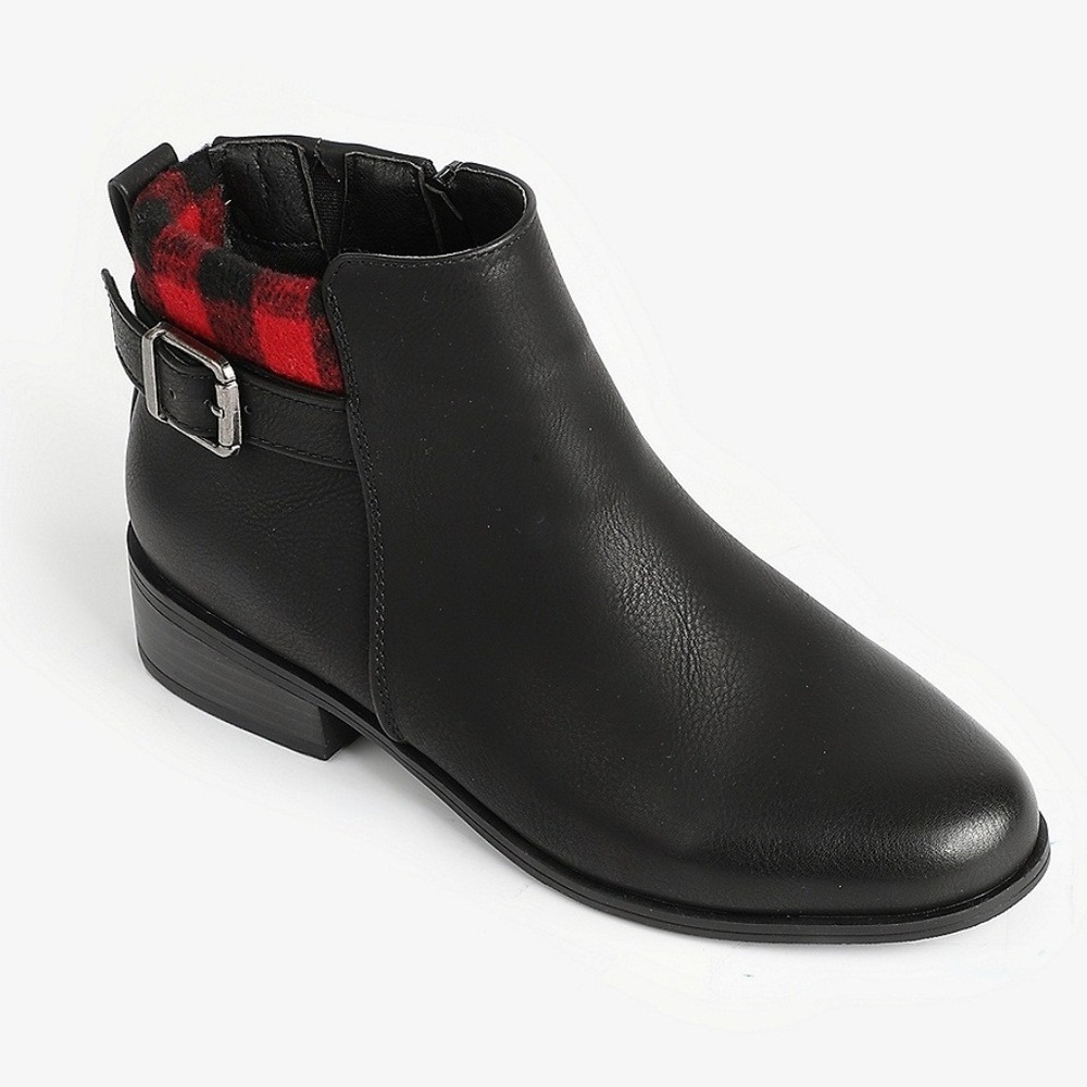 Maurices NEW Brooke Black Red Buffalo Plaid Collar Ankle Boot Size 7M NWOB